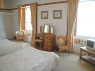 white horse twin-room